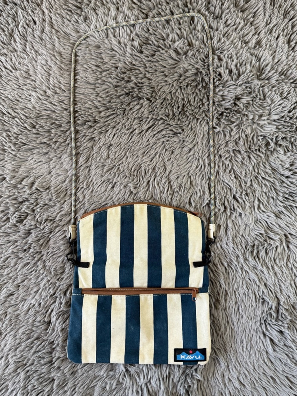 KAVU Blue Stripe Crossbody Bag Canvas Rope Strap Organizer Travel Bag